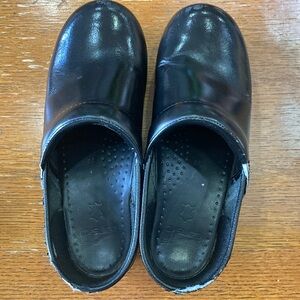 Black Dansko clogs